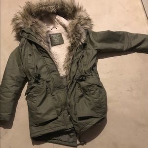 American eagle faux fur trimmed parka